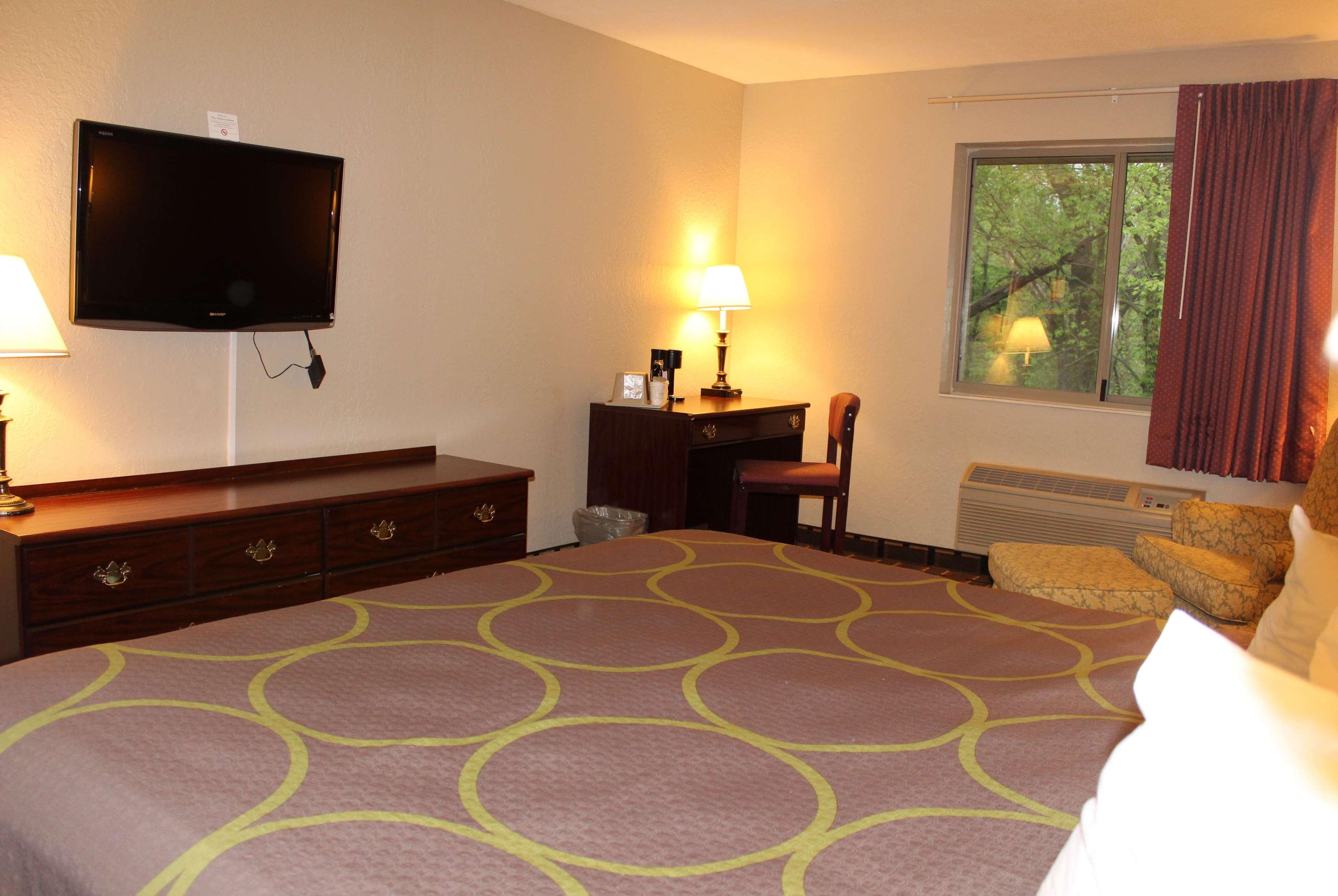 Hotel Super 8 By Wyndham Valparaiso